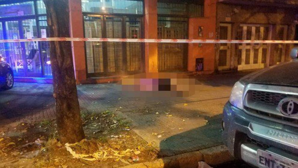 Investigan la muerte del cuidacoches. (Twitter).