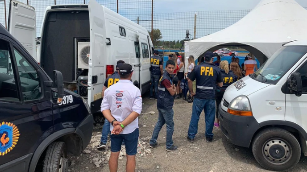 El sorpresivo operativo de la Policía Federal en el Autódromo de Rosario.