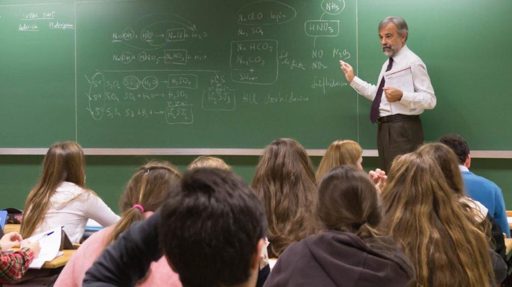 El profesor aprovechaba las dudas de sus alumnas para violar su intimidad. (Imagen ilustrativa)