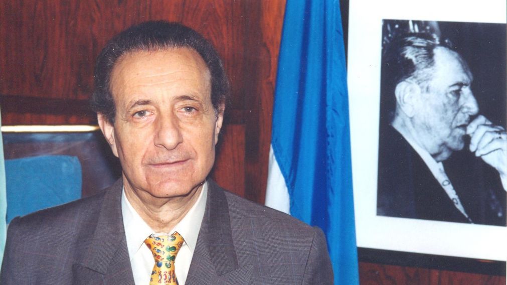 "Puedo dar fe que miles de compa�eros sufrieron proscripci�n y persecuci�n" dijo.