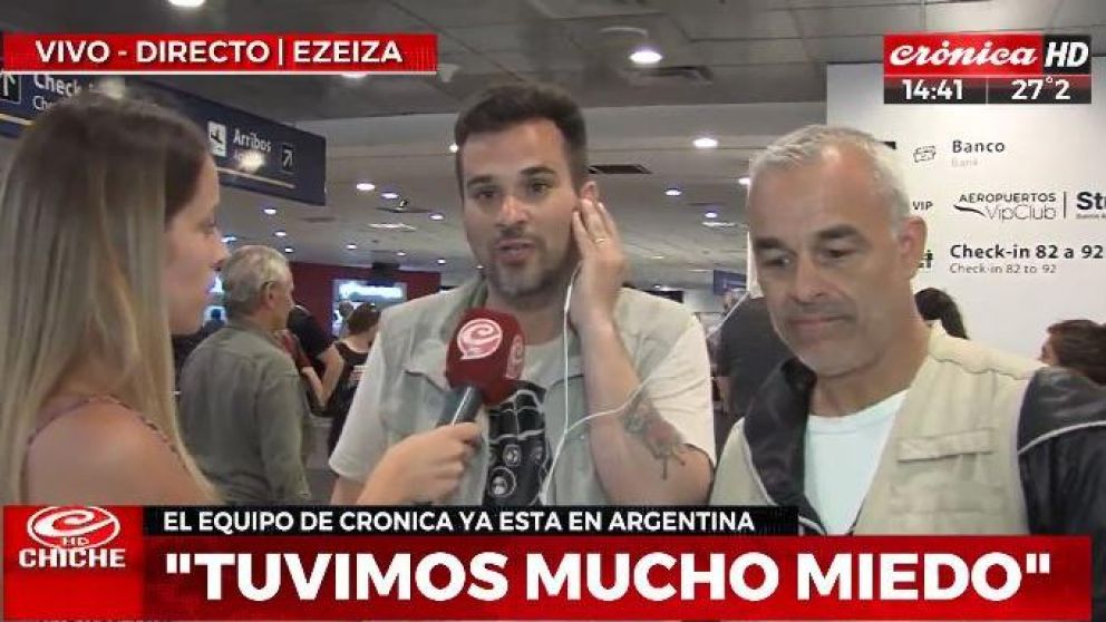 El equipo de Crónica HD luego de los insultos y agresiones. (Captura video)