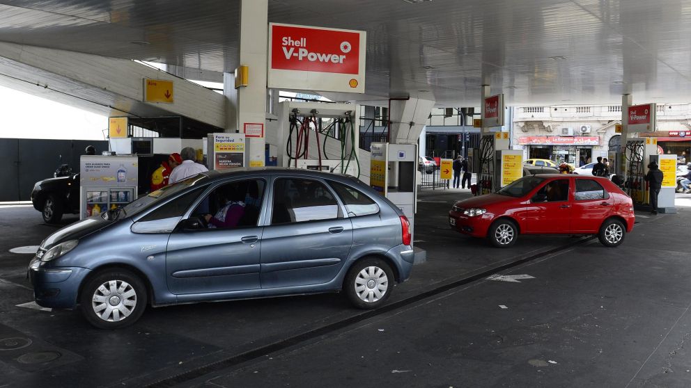 Sigue subiendo la nafta. (Jonatan Moreno/Crónica).