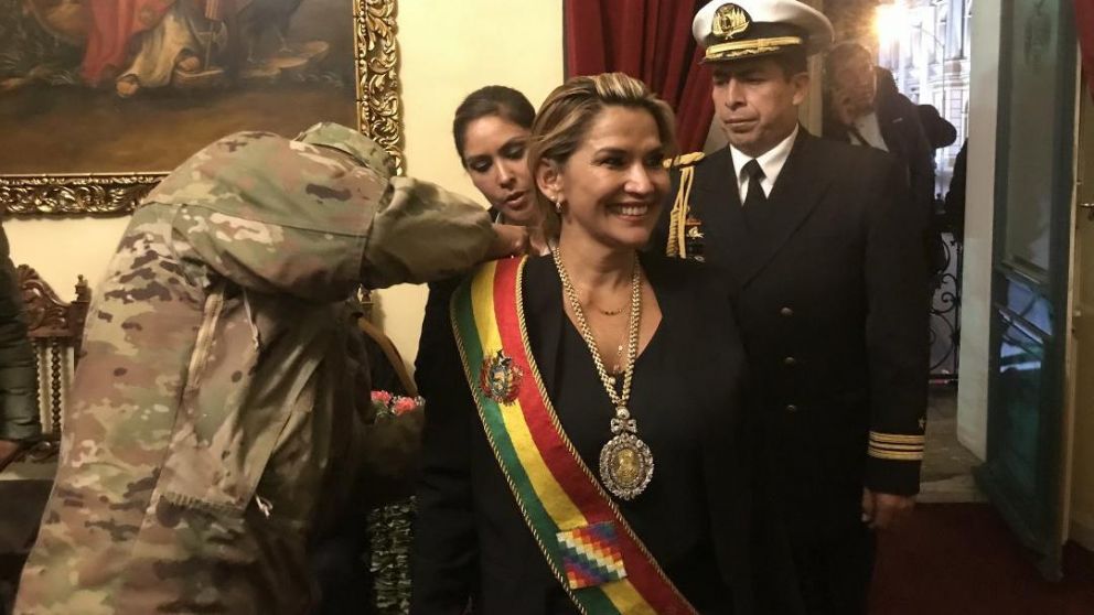 El perfil de Jeanine Áñez, la autoproclamada presidenta de Bolivia.