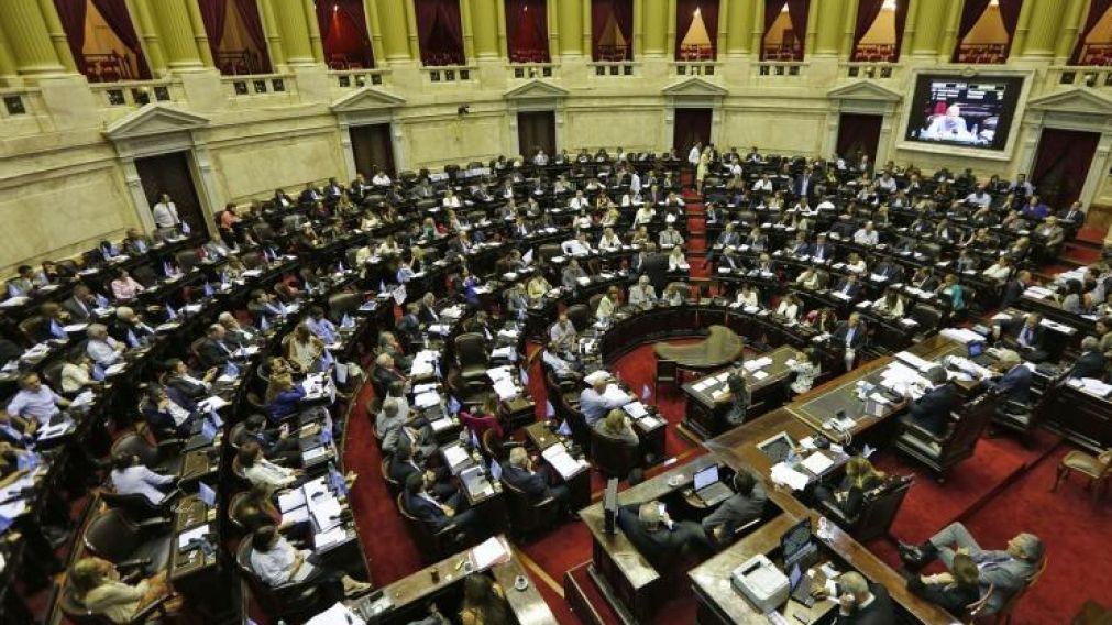 Diputados de varios bloques formalizaron el pedido de sesión especial para este miércoles.