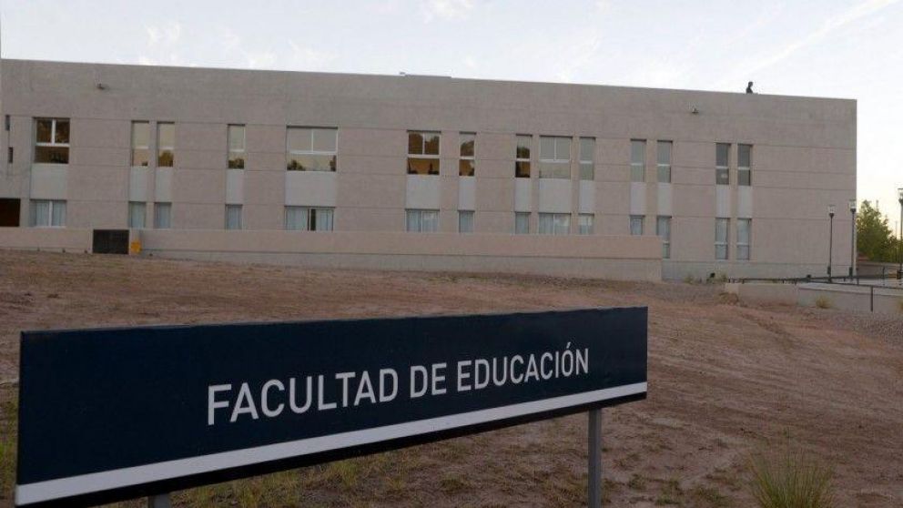 La Facultad de Educación dependiente de la Universidad Nacional de Cuyo.