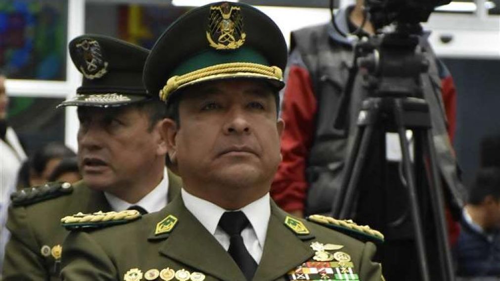 Yuri Calderón presentó su dimisión tras haberle sugerido a Evo Morales que renuncie.