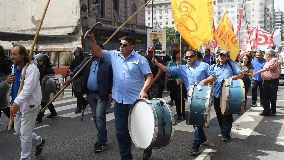 Los colectiveros, preocupados por su fuente laboral (Rubén Paredes-Diario Crónica).