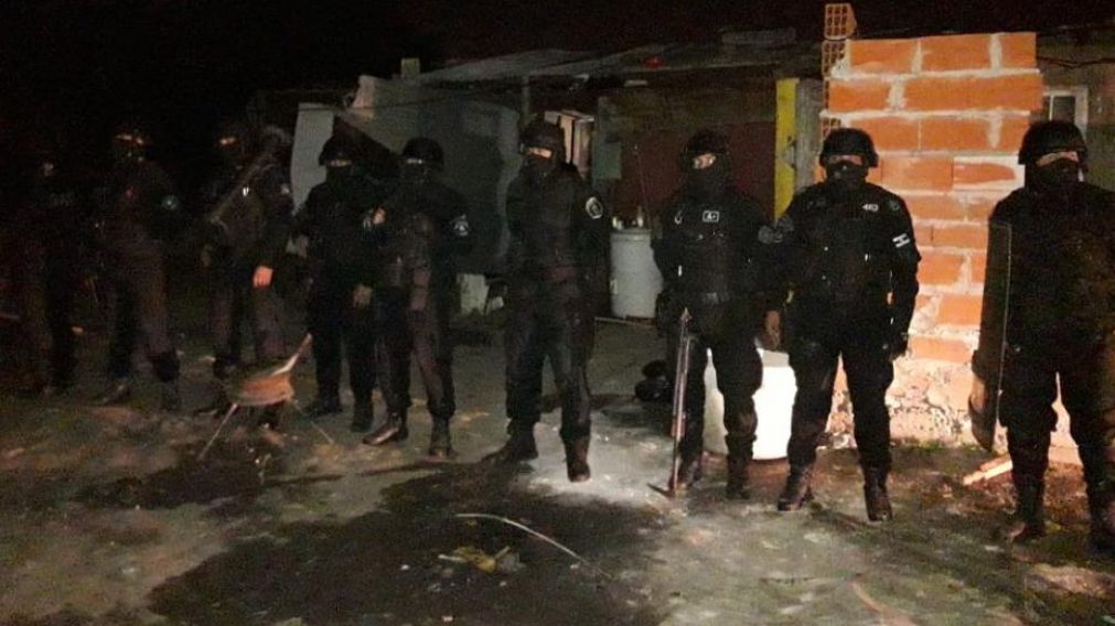 Presencia de las fuerzas de seguridad durante los allanamientos.