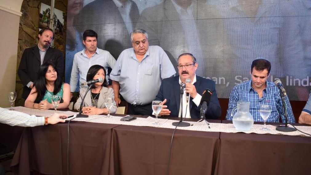 Sergio Leavy felicit� a Gustavo S�enz, el gobernador electo.