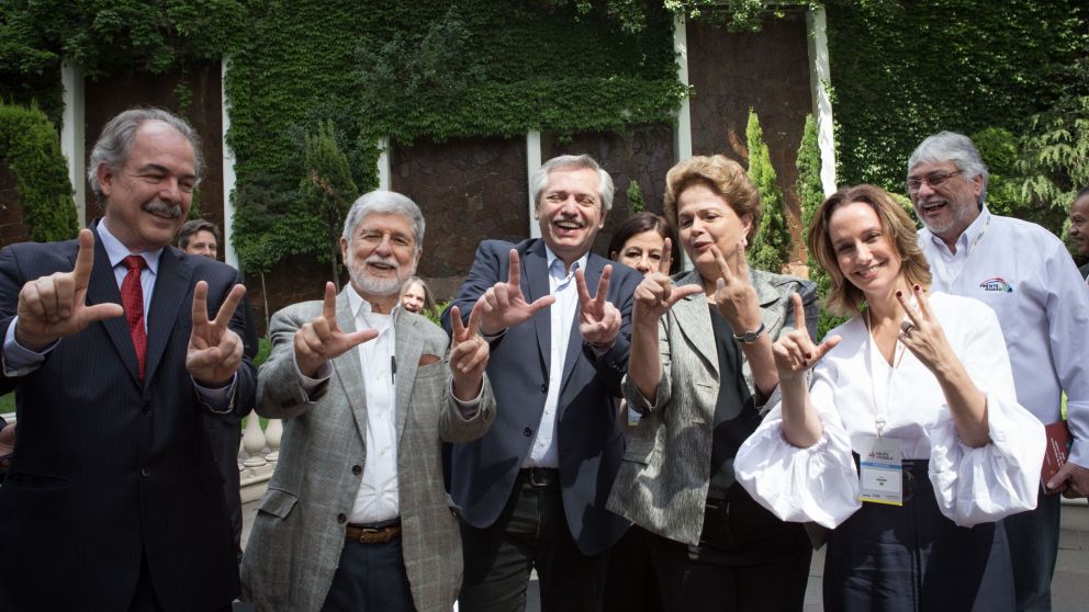 Como podía suponerse, ayer siguió la alegría de todos los presentes por la liberación de Lula.