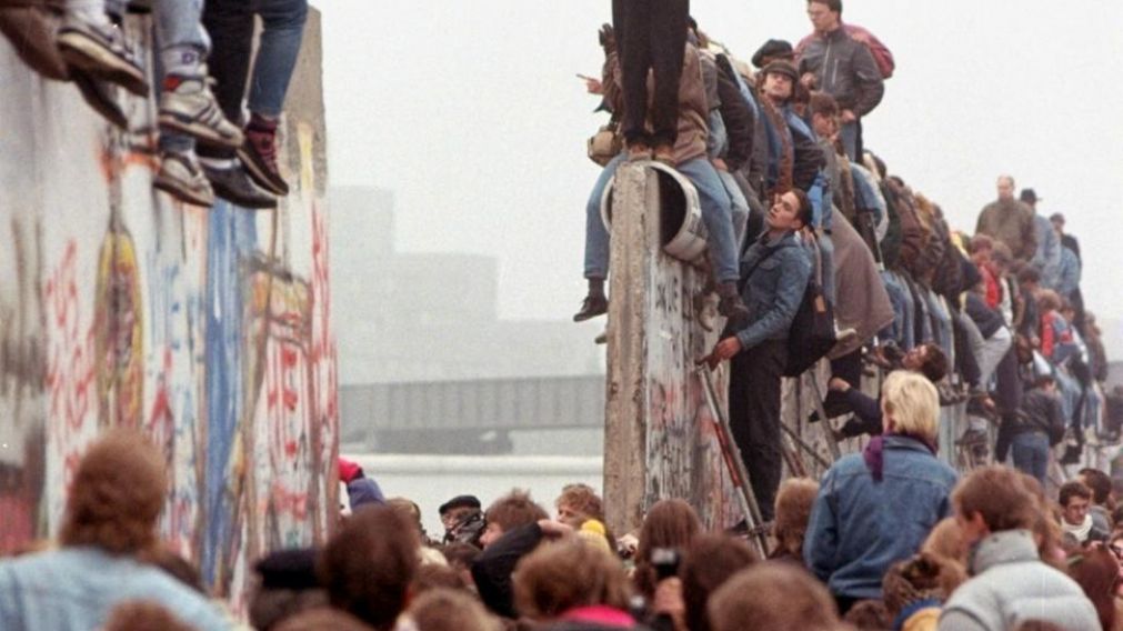 Hace 30 a�os, Alemania volvi� a "ser una".