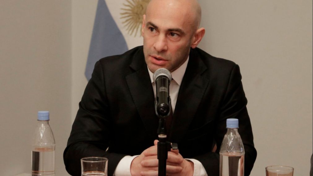 La renuncia de Massoni es otro duro golpe para el gobernador Arcioni.