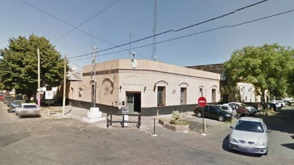 De esta dependencia se fugaron los once presos.