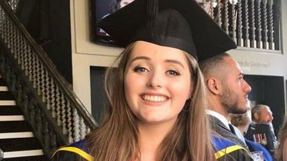 La joven británica tenía 22 años.