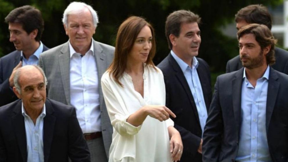 A casi un mes de que asuma el nuevo gobierno, la actual gobernadora reunió a todo su equipo.