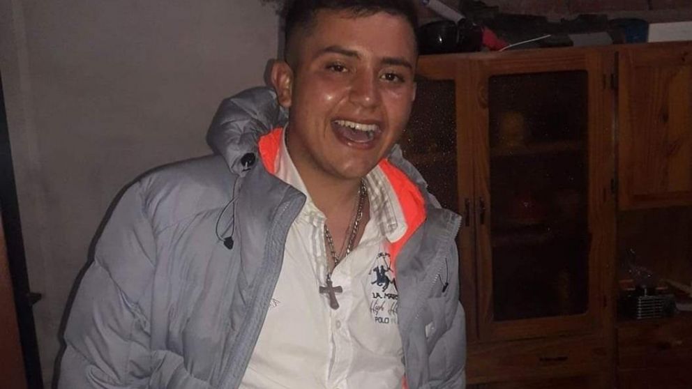 Acribillan de 11 tiros al hijo de un barra de Atlético Tucumán
