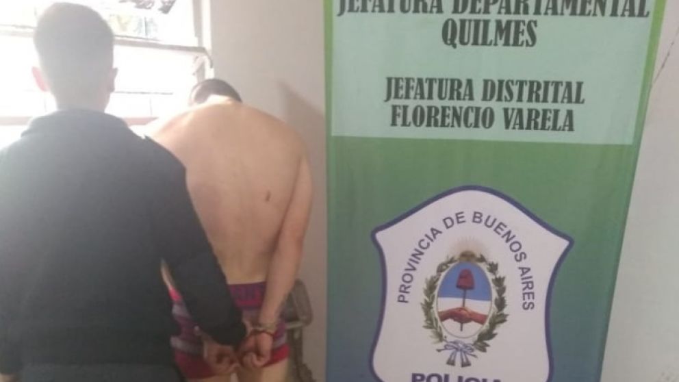 Este es el individuo que fue capturado por los efectivos policiales en cercanías del lugar del crimen.