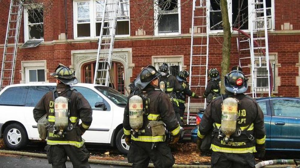 Bomberos trabajaron para evitar el suicidio(Imagen ilustrativa).