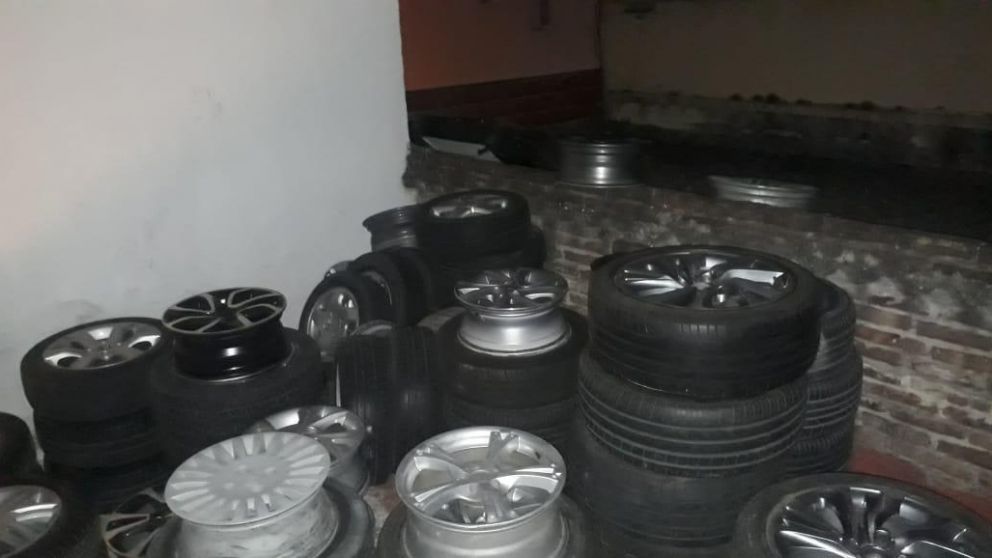 El operativo tuvo lugar en villa Luzuriaga.