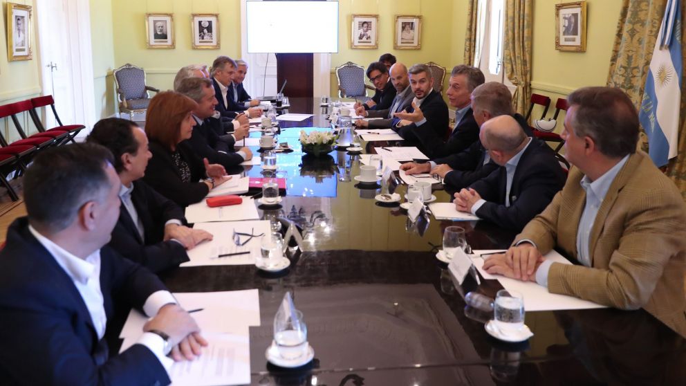 El mandatario encabez� una reuni�n de Gabinete en la Casa Rosada.
