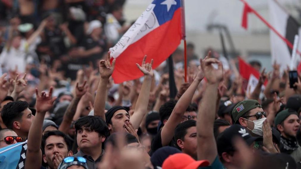 Manifestantes en Chile luchan por sus derechos. 