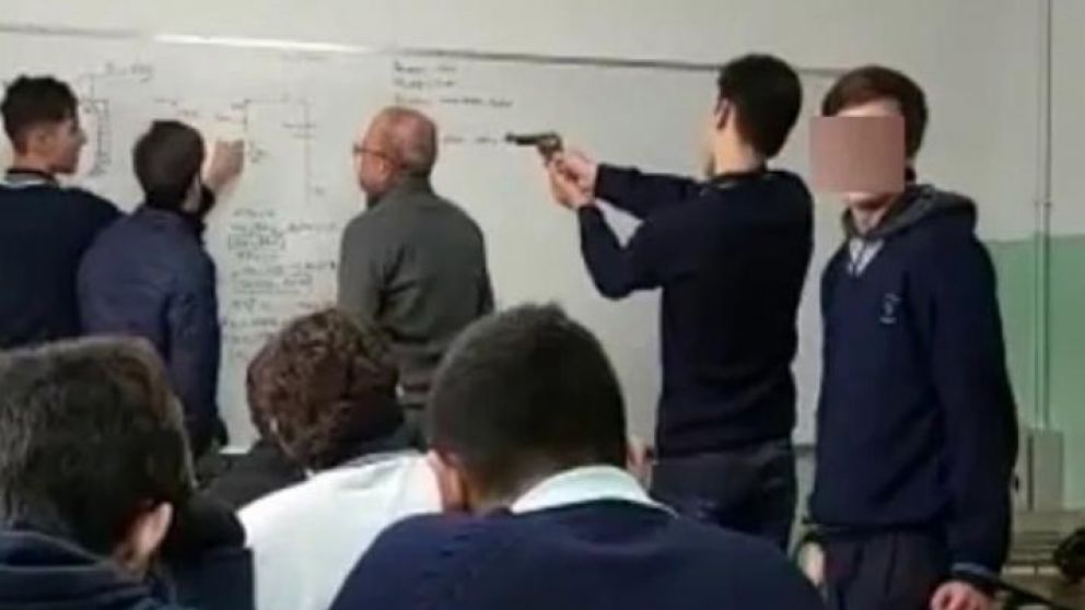 ¿La escuela es el reflejo de una sociedad violenta?