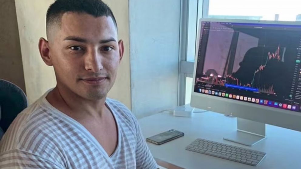 Matías Ozorio tiene 28 años y es intensamente buscado por los investigadores del triple crimen.