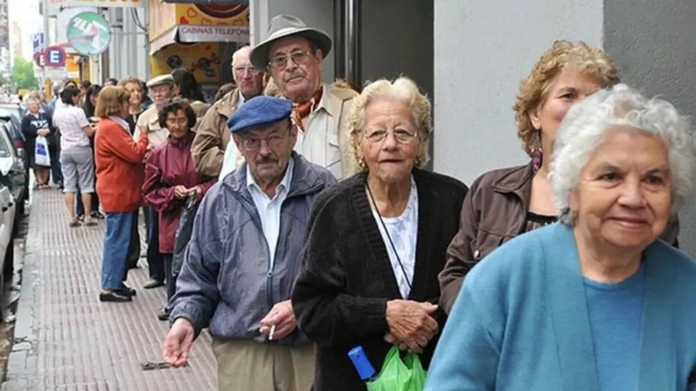 El Presupuesto 2026 proyecta aumentos en jubilaciones y pensiones por discapacidad (Archivo).