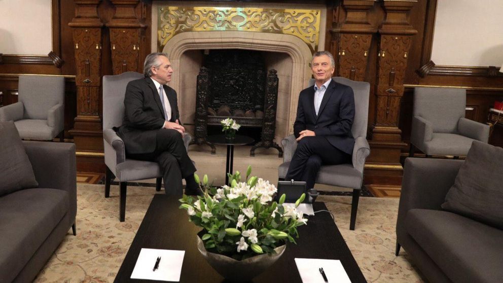 La reunión entre el jefe de Estado y el presidente electo en Casa de Gobierno. (Twitter)