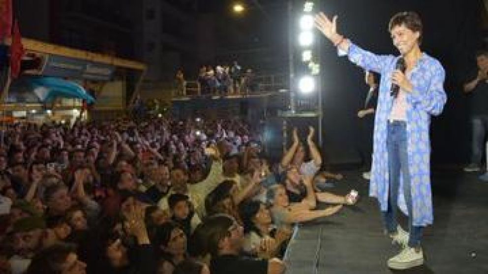 Mayra alcanza por primera vez la intendencia quilmeña.