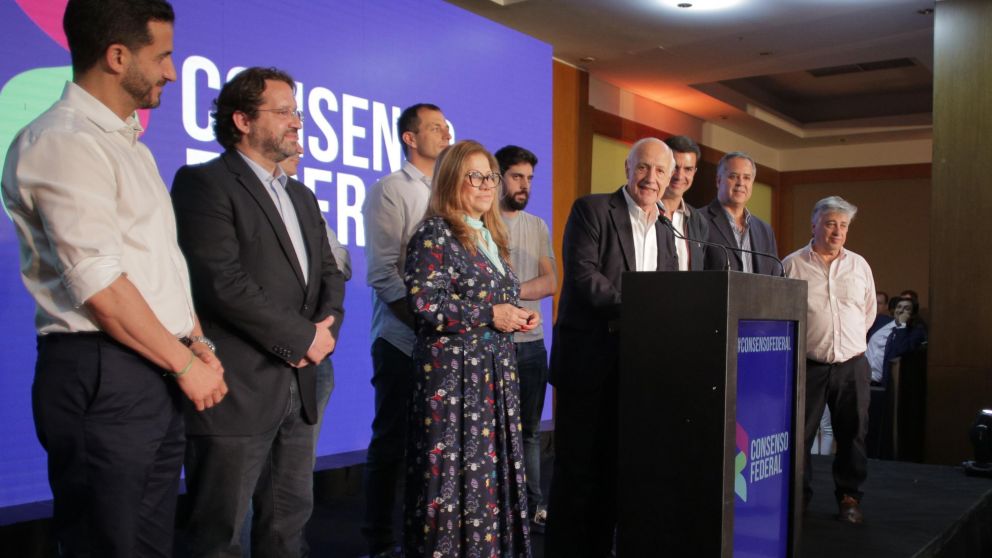 Lavagna habló desde el bunker tras la difusión de los resultados (Carlos Ventura/Crónica)