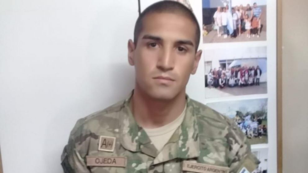 El hombre tenía una réplica de arma de fuego en su poder.