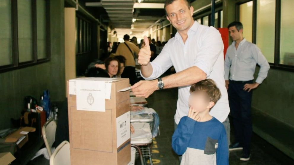 Eduardo "Bali" Bucca emitió su voto en Bolívar.