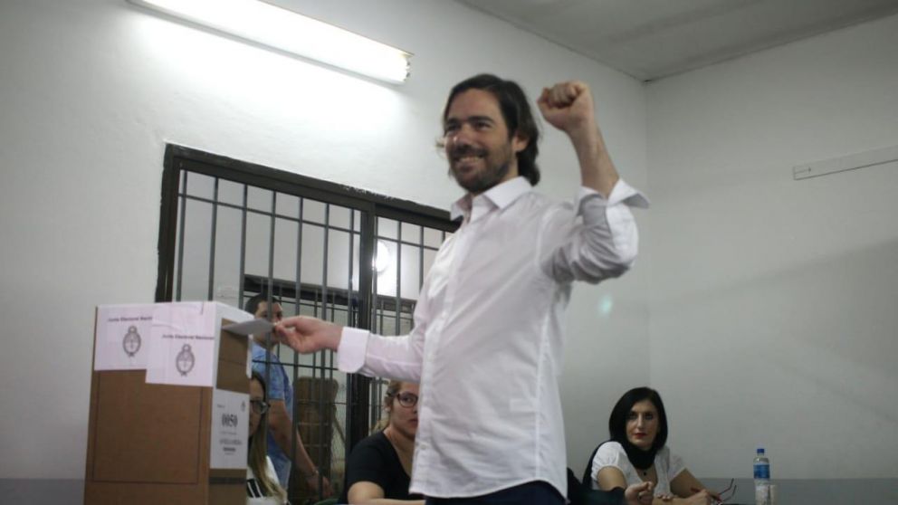 Nicolás Del Caño agradeció a sus militantes por apoyar su campaña "a pulmón".
