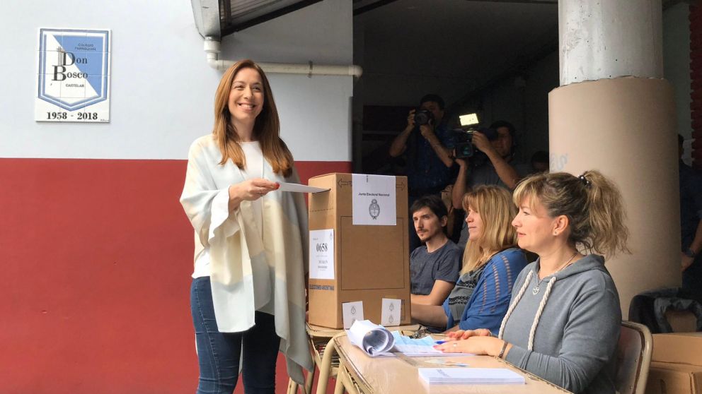 La mandataria votó en una escuela en Morón.