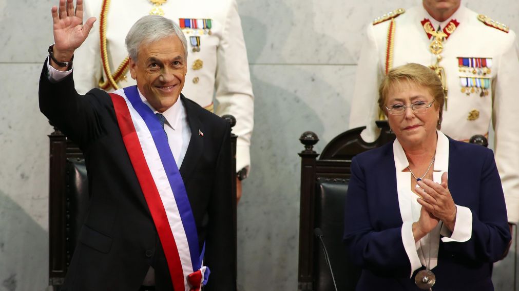 Pi�era invit� a la ex presidenta a que constate que est�n garantizados los derechos de los chilenos (AFP)