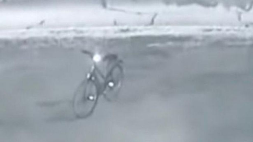 Esta es la bicicleta fantasma (Captura/Video).