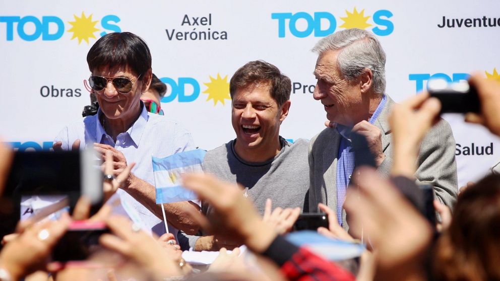 Kicillof encabezó el acto de campaña en Lobos. (Twitter)