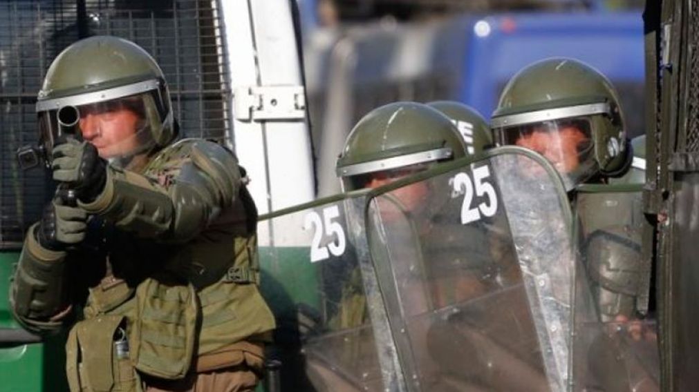 Los carabineros, en el ojo de la tormenta.