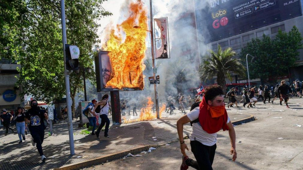 Manifestantes y militares se enfrentan en las calles. (Gentileza AFP)