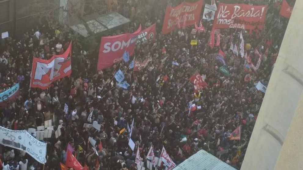 Incidentes frente al consulado chileno en nuestro país.