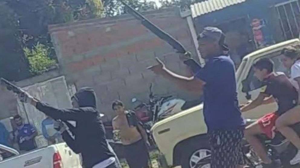 Tiros al aire, un emblema de los velorios tumberos. (Imagen ilustrativa)