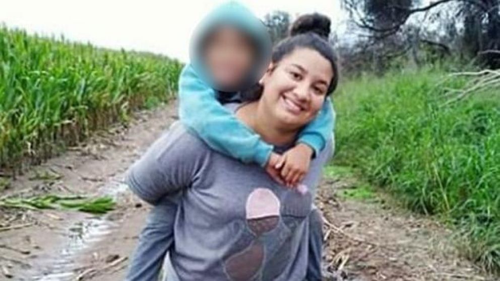La víctima y su pequeño hijo Mateo, asesinados por su familiar.