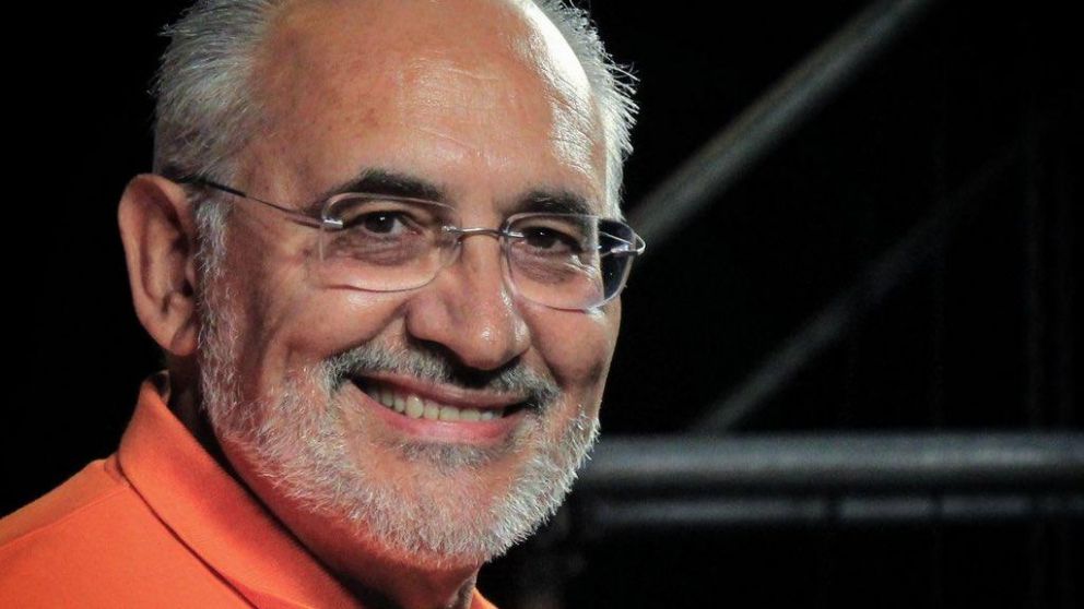 El principal candidato opositor, Carlos Mesa.