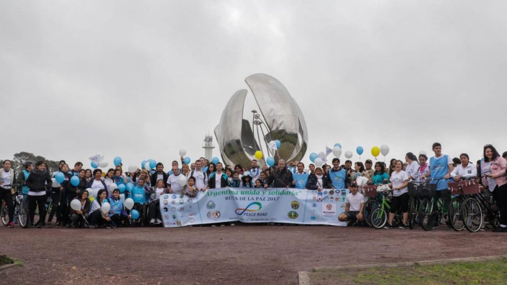 Abrazo al planeta en Ruta de la Paz “Argentina 2019”.