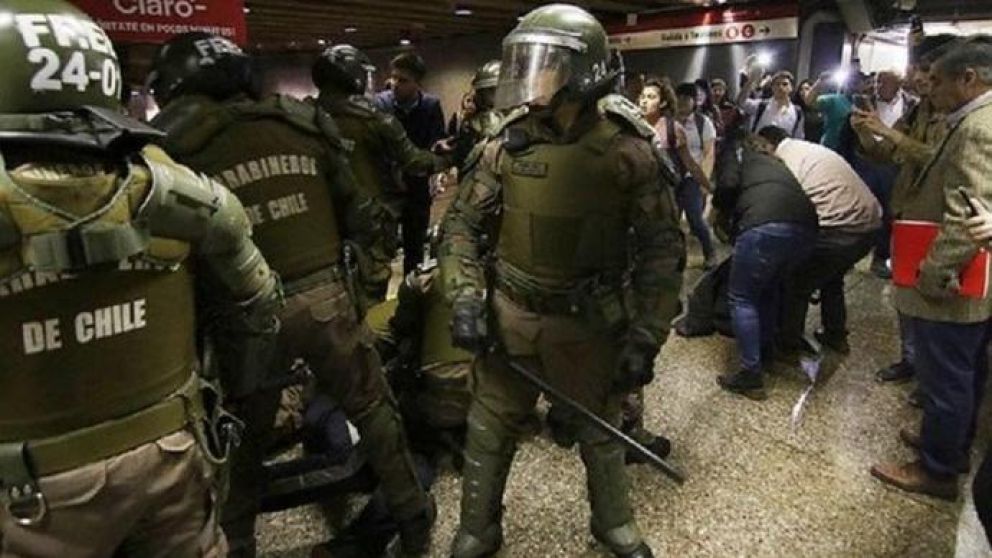 El toque de queda en Santiago regirá desde las 22 a las 7.