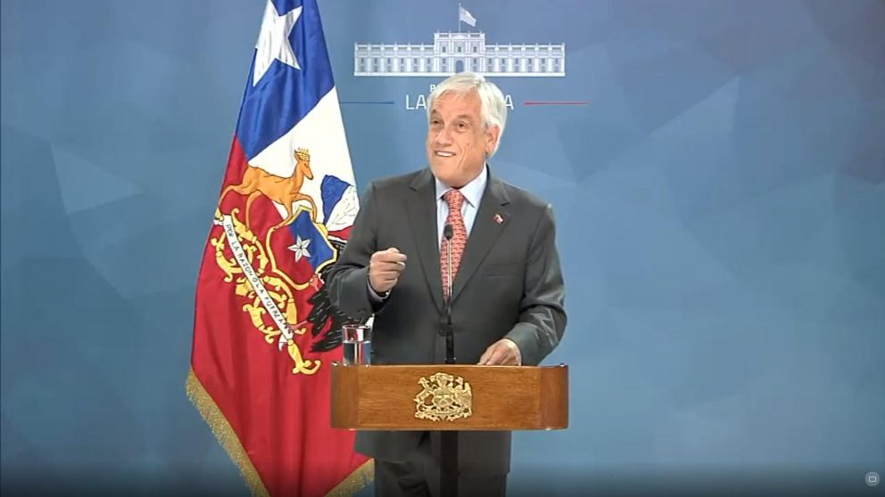 El jefe de Estado de Chile, durante el anuncio.