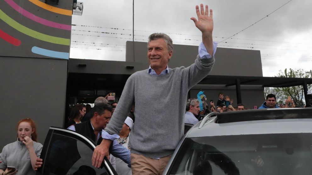 Macri durante una reciente recorrida por la ciudad santafesina de Avellaneda. (Prensa Presidencia)