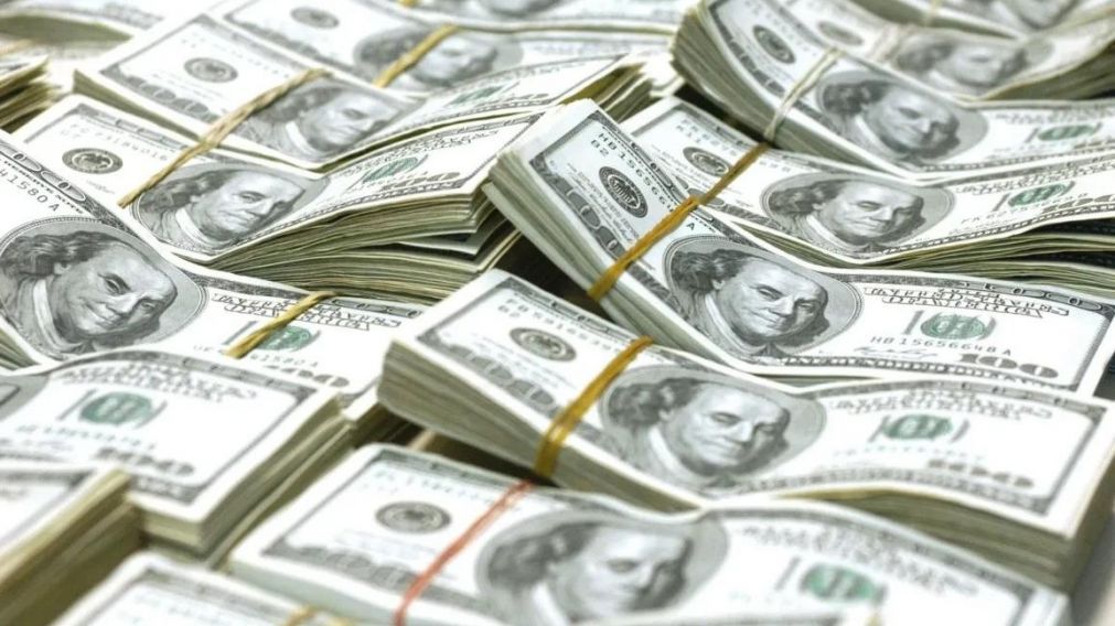 La divisa estadounidense nuevamente en alza a pesar de los movimientos del Banco Central.