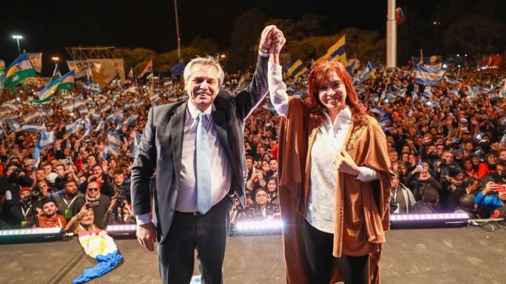 Los Fernández, juntos en un acto de campaña.